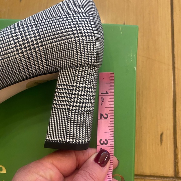 Kate Spade Women’s Carine Houndstooth Pumps Black White New Size 8.5 de-labeled - Picture 11 of 13